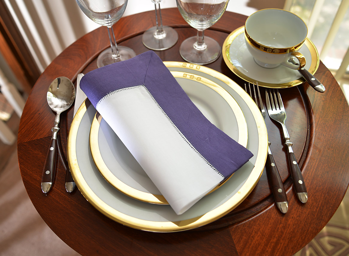hemstitch dinner napkin, color on purple color border.